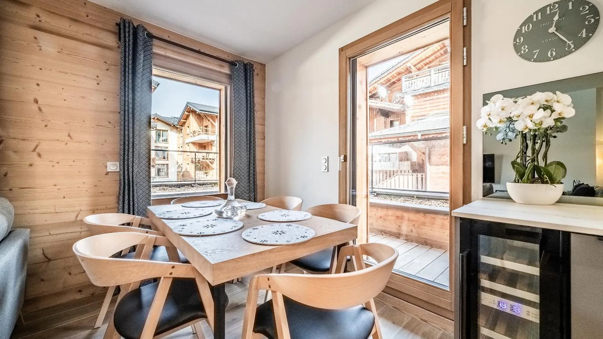 Apartment Fyndor, Morzine - By Emerald Stay